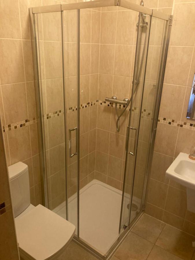 Mcnulty'S Guest House Енискроун Екстериор снимка