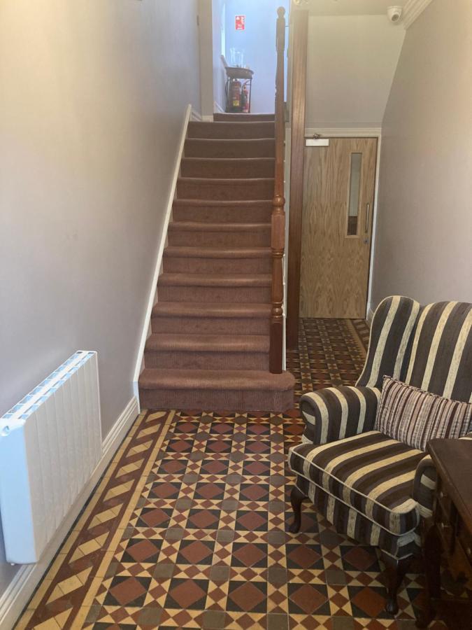 Mcnulty'S Guest House Енискроун Екстериор снимка